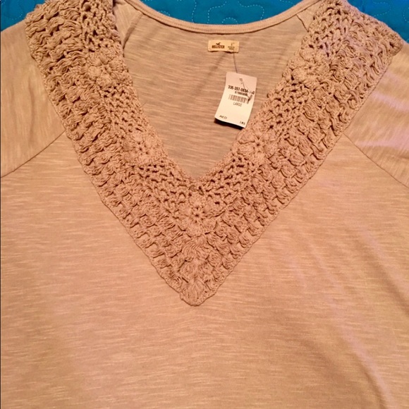 🆕SOLD! Cream Crochet Hollister V Neck Top L NWT - Picture 4 of 4
